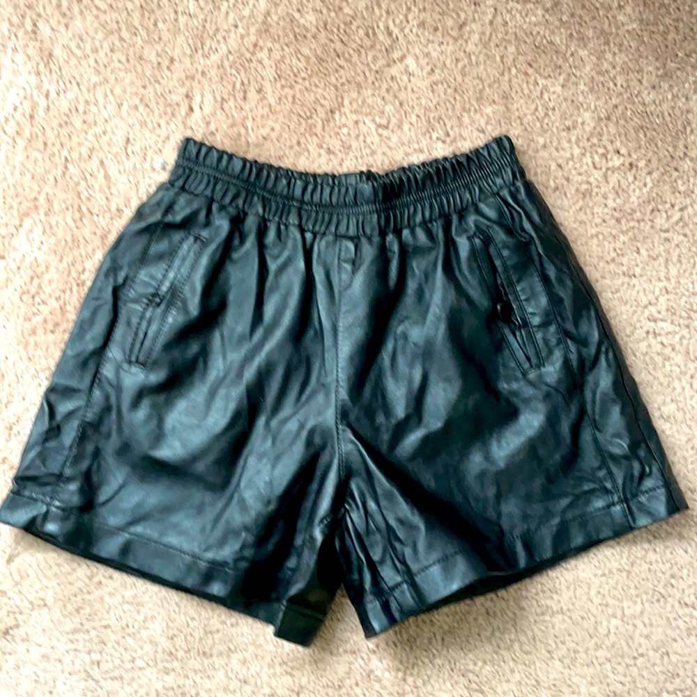 Faux leather short in great condition